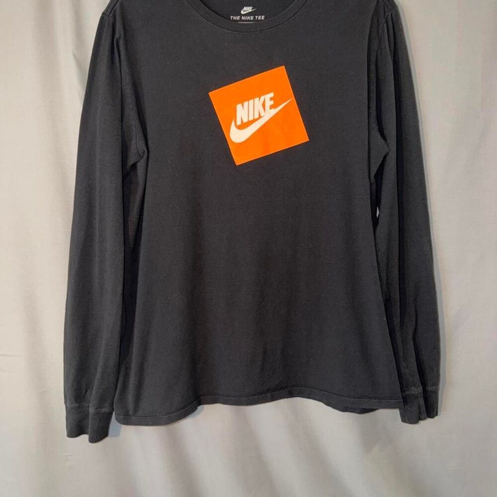 Y2K Nike long sleeve tee